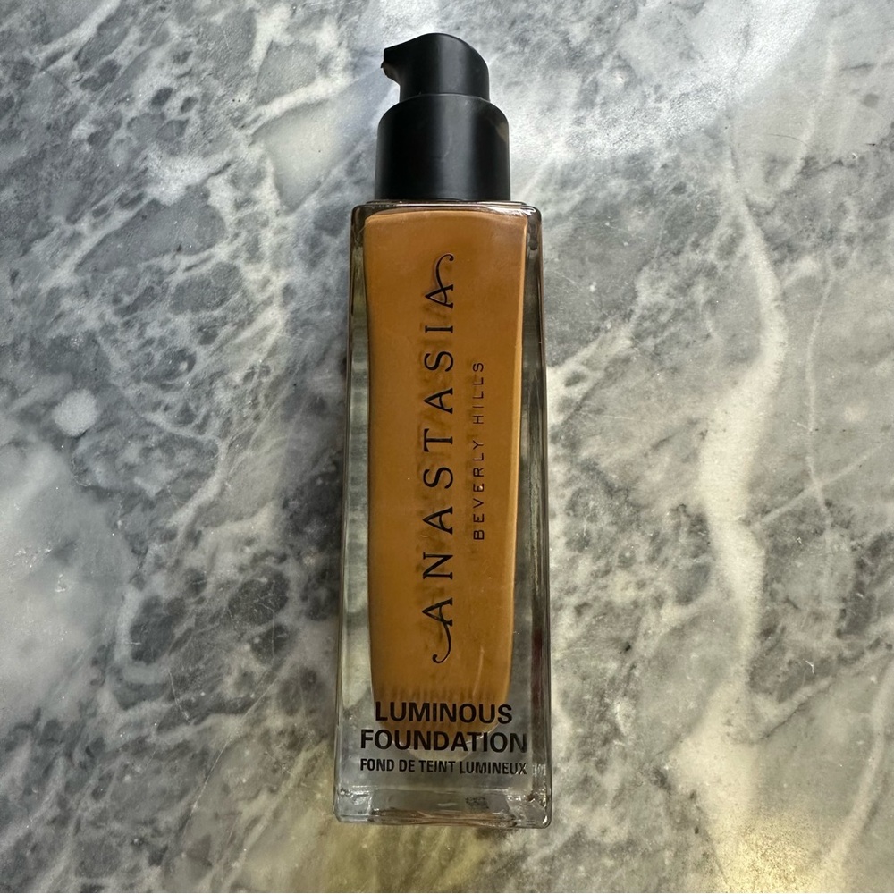 Anastasia Beverly Hills‎ ABH Luminous Foundation 470C